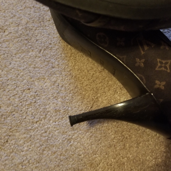 Louis Vuitton heels - Picture 6 of 8